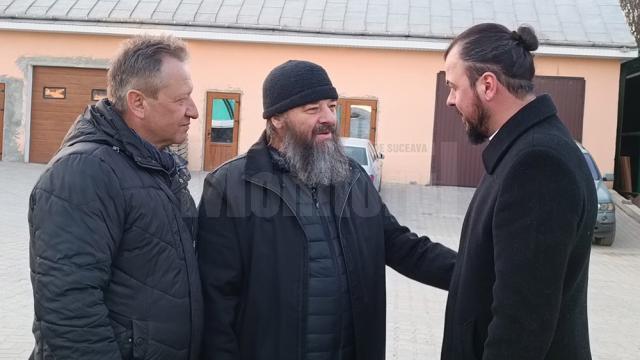 Oamenii de afaceri Ioan Prichici și Sergiu Lucan au mers cu patru tiruri de ajutoare la Mănăstirea Bănceni
