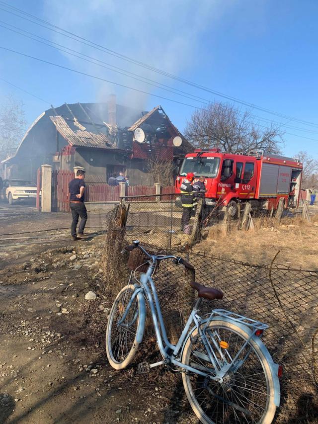 Incendiul a fost greu de lichidat din cauza vântului puternic