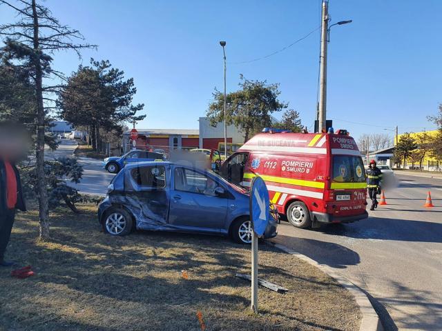 Două mașini s-au ciocnit pe strada Traian Vuia din Suceava