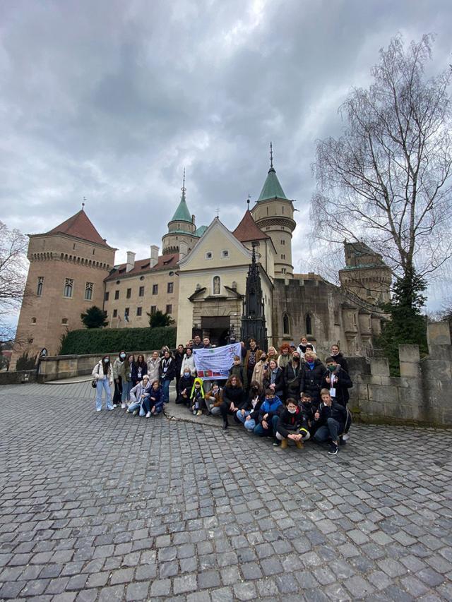 Elevi și profesori ai Școlii Gimnaziale Nr. 4 Suceava, într-o experiență de mobilitate Erasmus+ în Slovacia, în proiectul Let’s go to learn outside