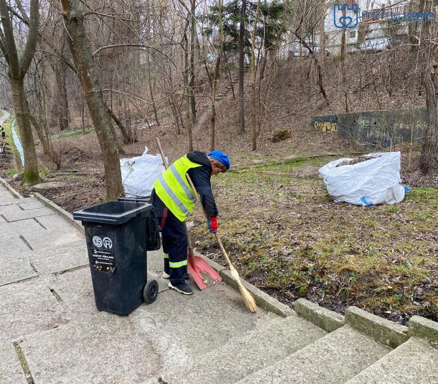 Parcul Șipote și Păduricea Zamca au fost igienizate printr-o acțiune organizată de Primăria Suceava