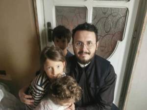 Campanie umanitară pentru ajutorarea familiilor necăjite, lansată de preotul Alexandru Lungu din Fălticeni
