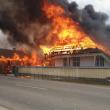 Gospodărie distrusă de un puternic incendiu, la Capu Câmpului