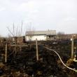 Un incendiu de vegetație s-a extins la o anexă și a pus în pericol  o casă