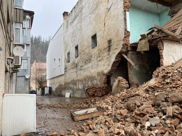 Clădirea de pe str. Mihai Eminescu. Foto: Radio Dorna