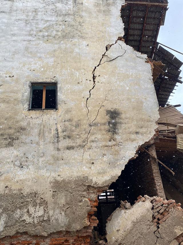 Clădirea de pe str. Mihai Eminescu. Foto: Radio Dorna