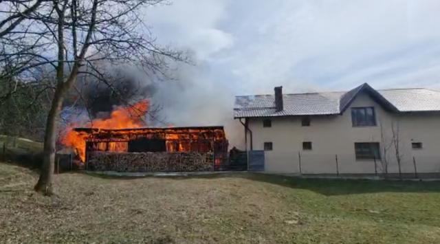 Pagube de 150.000 de lei în urma unui incendiu la Sadova