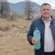 Primarul Dănuț Candrea a gustat din apa scoasă din izvor