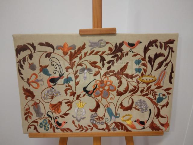 Zeci de picturi și colaje textile realizate de Margareta Sterian, o remarcabilă personalitate a culturii române, pot fi admirate la Muzeul de Istorie