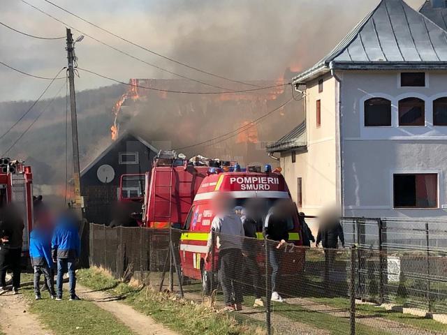 Incendiu foarte puternic și la Straja