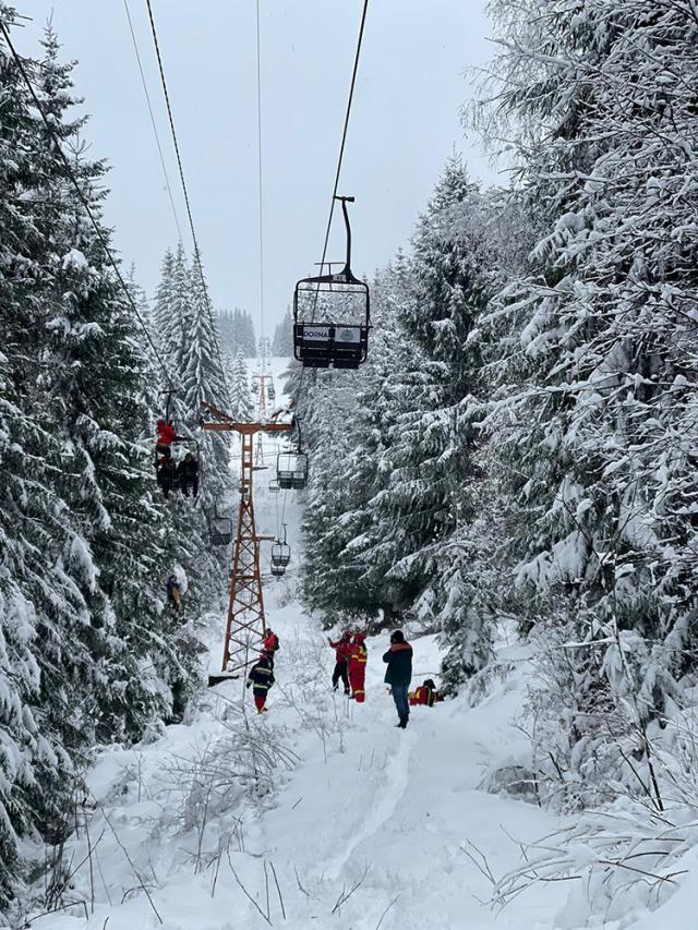 Turiști blocați în telescaunul de la Vatra Dornei