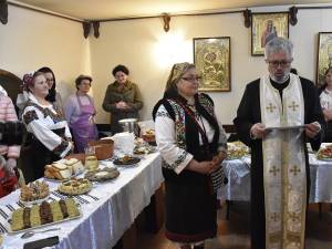 Elena Cucu şi preotul Mitu Pascal au organizat ediția de anul acesta a festivalului