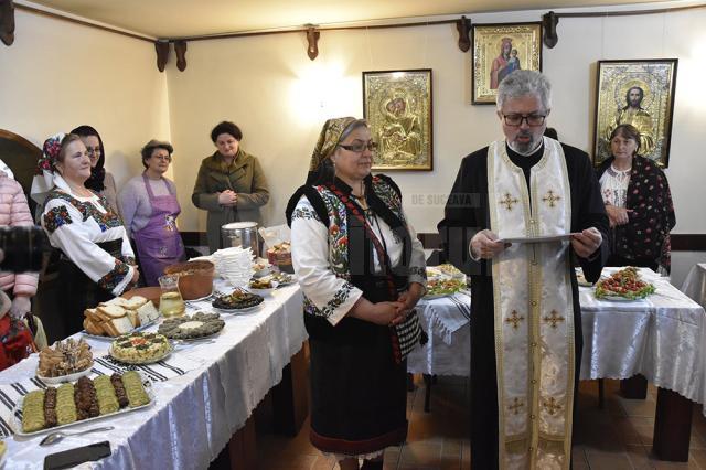 Elena Cucu şi preotul Mitu Pascal au organizat ediția de anul acesta a festivalului