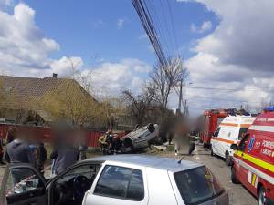 Cinci răniți după un accident cu două mașini la Horodnic de Sus