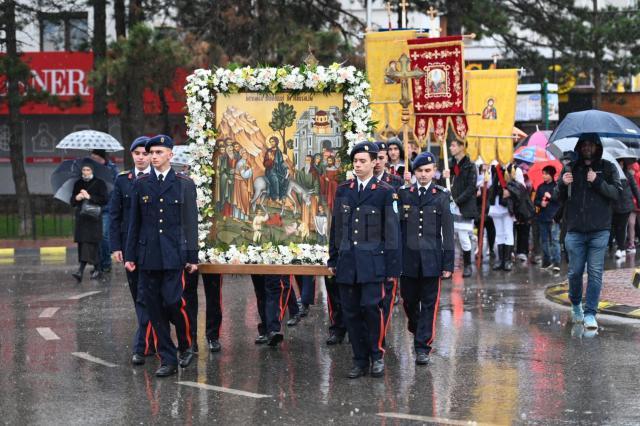 Pelerinaj de Florii pe străzile Sucevei, organizat pentru prima data de Arhiepiscopia Sucevei și Rădăuților 2