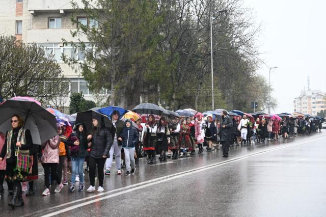 Pelerinaj de Florii pe străzile Sucevei, organizat pentru prima data de Arhiepiscopia Sucevei și Rădăuților 5