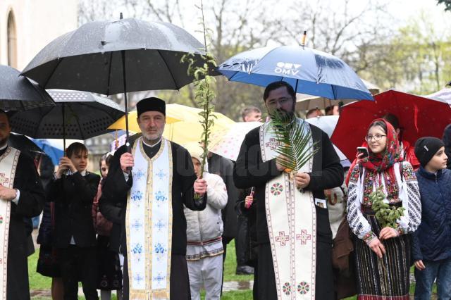 Pelerinaj de Florii pe străzile Sucevei, organizat pentru prima data de Arhiepiscopia Sucevei și Rădăuților 7