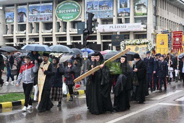 Pelerinaj de Florii pe străzile Sucevei, organizat pentru prima data de Arhiepiscopia Sucevei și Rădăuților 9