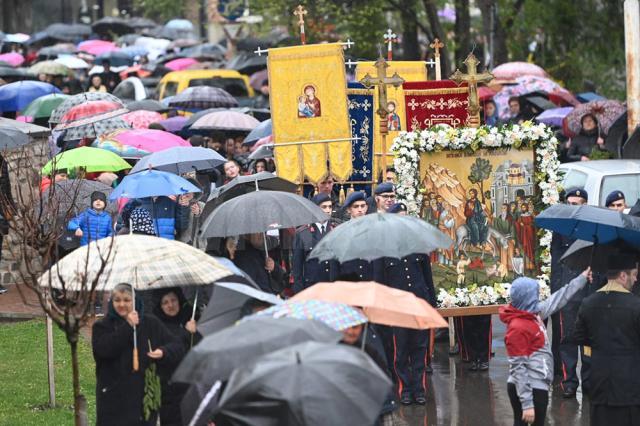 Mii de credincioși au participat la primul Pelerinaj de Florii organizat de Arhiepiscopia Sucevei și Rădăuților