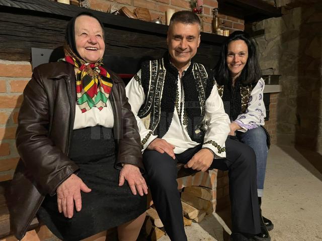 ES David Saranga impreună cu familia din Israel și cea din Botoșana Foto FB David Saranga