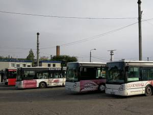 O parte dintre autobuzele Irisbus_iveco folosite acum de TPL ar putea ajunge ca ajutoare la Cernauți