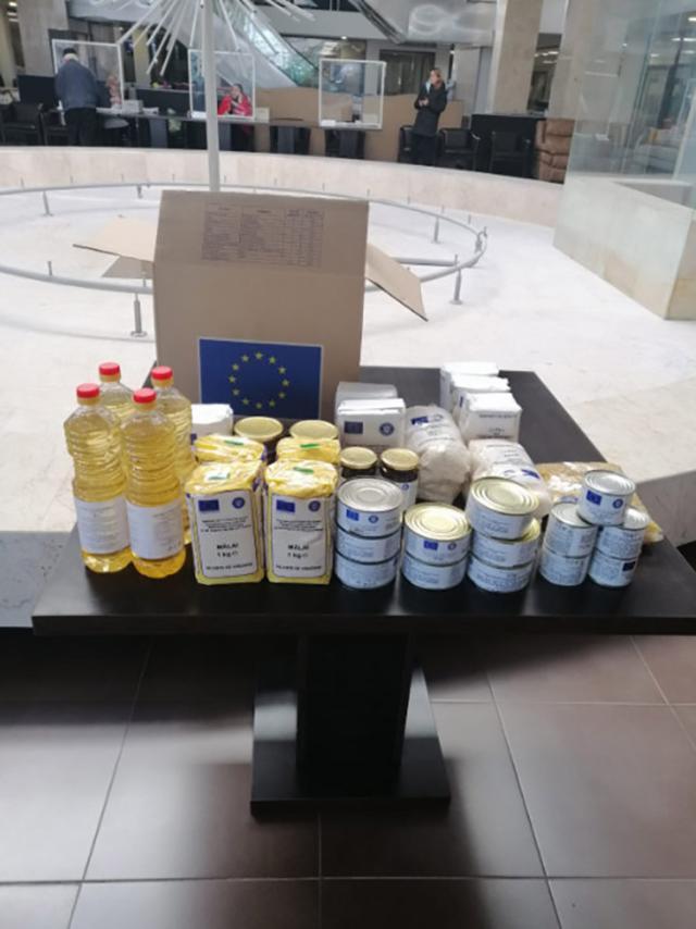 Pachetele cu produse alimentare de la UE au fost distribuite chiar înaintea sărbătorilor pascale