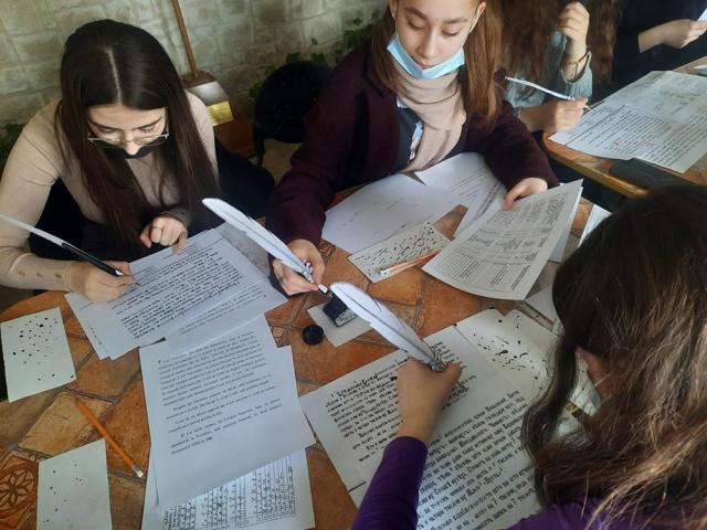 Tinerii ATOS – grămătici și logofeți în Cetatea de Scaun a Sucevei