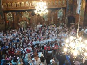 Zeci de copii de la Școala Gimnazială ,,Ion Creangă” Suceava și Școala Gimnazială nr. 8 Suceava au susținut un concert la Biserica „Sf. Vineri”