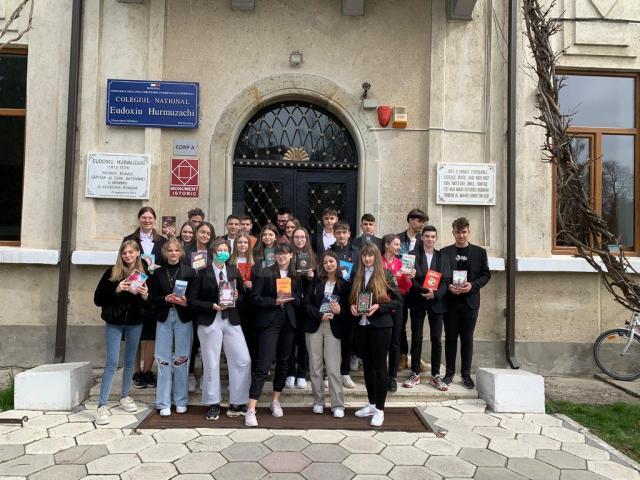 Activități de promovare a lecturii la Colegiul „Eudoxiu Hurmuzachi” și la Școala „Bogdan Vodă” Rădăuți
