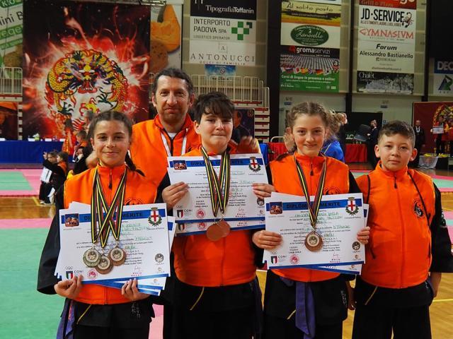 Medalii pentru sportivii fălticeneni la Campionatul Mondial Qwan ki do, copii şi juniori intercluburi