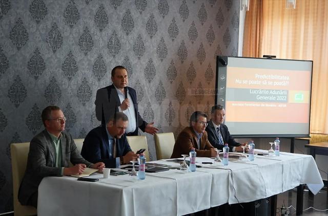 ASFOR a găzduit, la Bușteni, un dialog între operatori economici din sectorul forestier și de prelucrare a lemnului din România, reprezentanți ai Ministerului Mediului, RNP Romsilva și ai mediului universitar