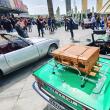 Peste 50 de vehicule istorice expuse și admirate ca adevărate vedete la „Retroparada Primăverii”