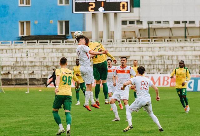 Foresta a câștigat duelul cu Dante. Foto Facebook - Fotograful Sportiv