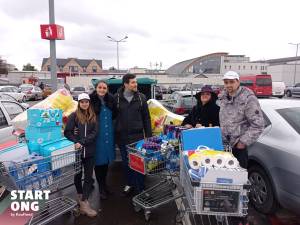 Voluntarii Asociației Destine și Valori au asigurat produse de maximă necesitate unui număr de 150 de refugiați ucraineni din județul Suceava