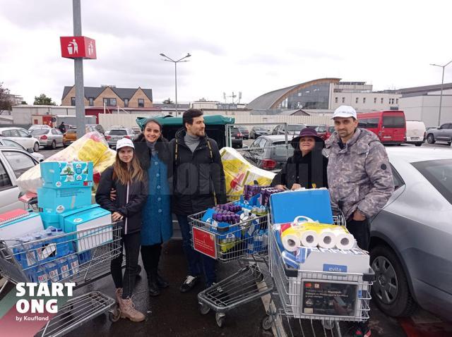 Voluntarii Asociației Destine și Valori au asigurat produse de maximă necesitate unui număr de 150 de refugiați ucraineni din județul Suceava
