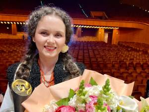 Interpreta de muzică populară Angelica Flutur a câștigat Trofeul „Potcoava de Aur”