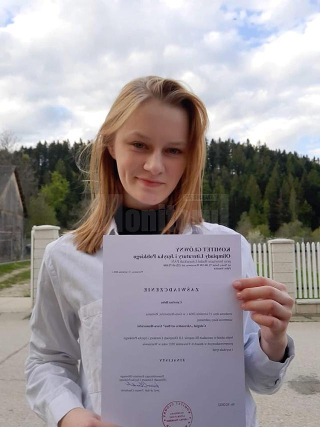 Eleva Caterina Beleș, din clasa a XI-a, de la Colegiul „Alexandru cel Bun” din Gura Humorului, a obținut titlul de „Finalist”, echivalent cu „Mențiune Internațională”