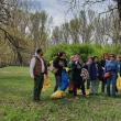 Acțiune de ecologizare pe malul râului Suceava, cu 5000 de kg de deșeuri adunate într-o singură zi