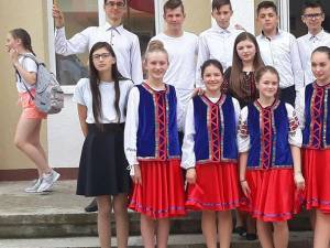 Paradă multiculturală organizată de Școala Gimnazială Milișăuți, de Ziua Europei