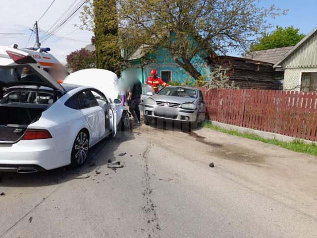 Un accident în care au fost implicate trei autoturisme s-a petrecut marți, în municipiul Rădăuți