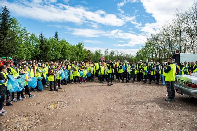 Sucevenii, invitați de activistul Andrei Bacoș la o amplă acțiune de ecologizare