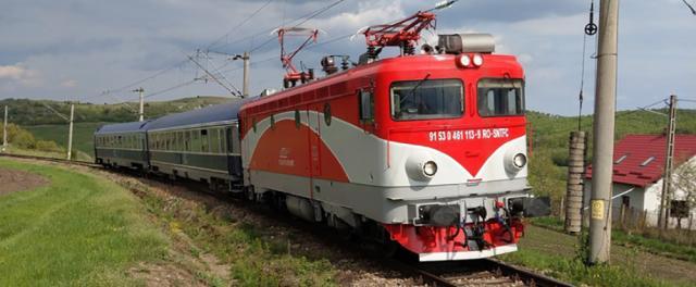Trenul Suceava-Cacica nu a ajuns de ani buni la Vârfu Dealului
