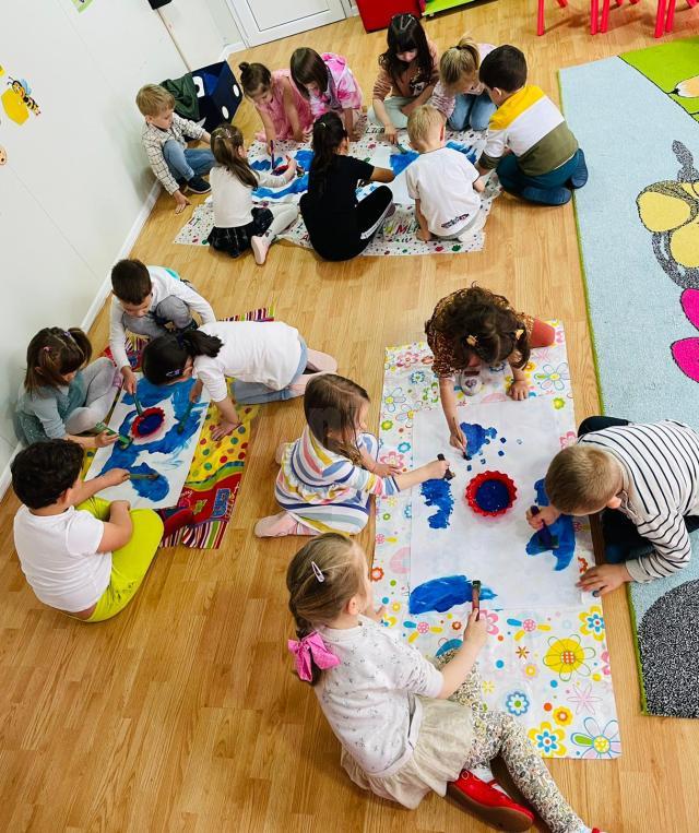 Copiii de la Grădinița „La Piticul Vesel” din Suceava au sărbătorit Ziua Europei prin activități educaționale realizate în parteneriat cu BRCT