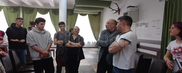 Lansarea cărții „Evadarea din iad”, semnată de  Tiberiu Avram, redactorul-șef al ziarului Monitorul de Suceava, cu prezența protagonistului cărții, Vasile Bolohan