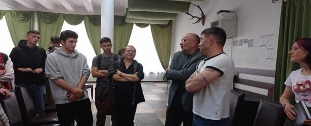 Lansarea cărții „Evadarea din iad”, semnată de domnul Tiberiu Avram, redactorul-șef al ziarului Monitorul de Suceava, cu prezența protagonistului cărții, Vasile Bolohan