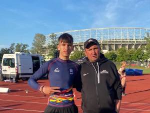 Alexandru Prâsneac alături de tatăl şi antrenorul său, Cristian Prâsneac