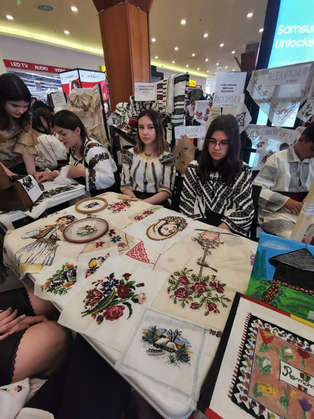 „Tradiții Bucovinene”. Foto Eutasia Rusu, expert etnograf
