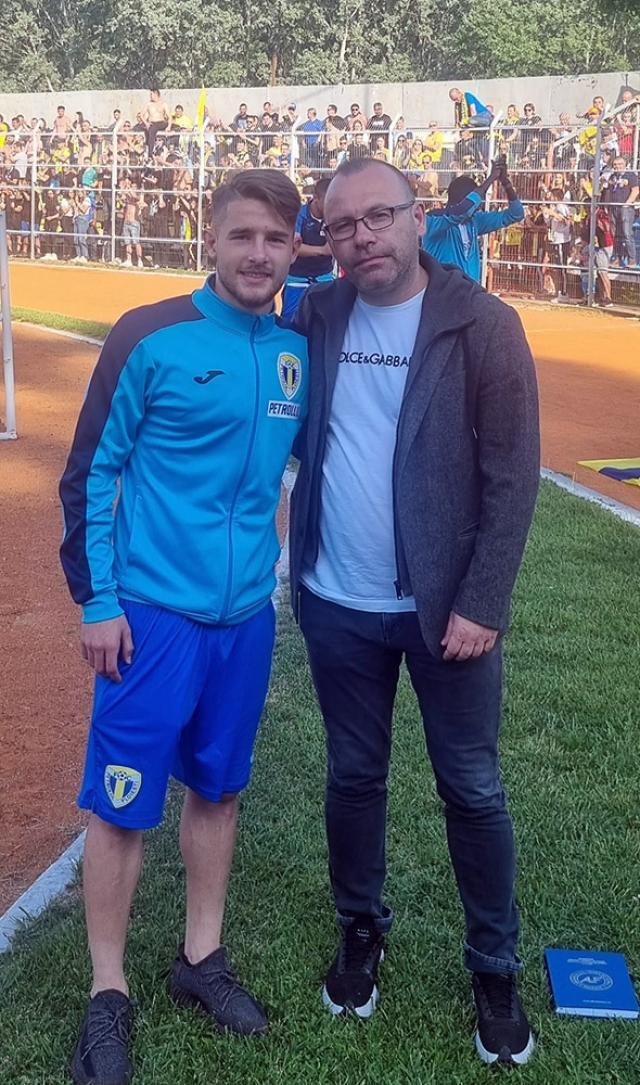 Cosmin Tucaliuc şi Ciprian Anton la finalul meciului Unirea Slobozia - Petrolul Ploiești