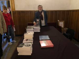 Dramaturgul rădăuțean Matei Vișniec a lansat cartea „Un secol de ceață”