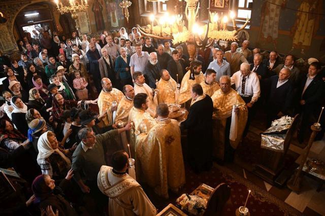 Hramul Bisericii „Sfinţii Împăraţi Constantin şi Elena” din Gura Humorului